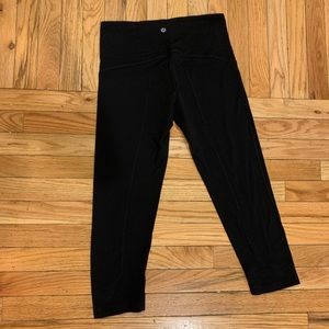 Lululemon women’s size 6 cropped leggings